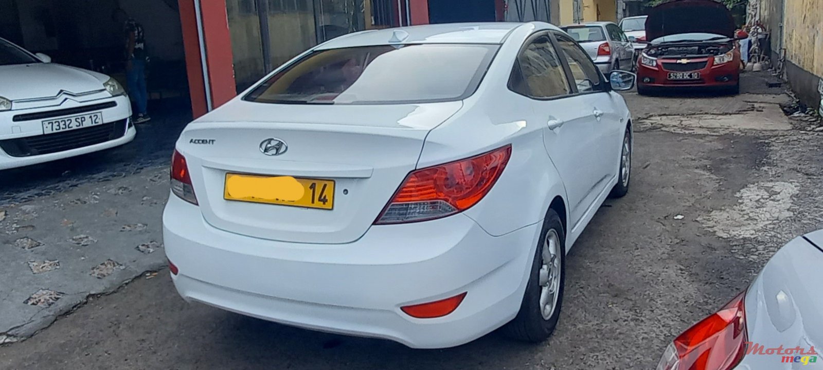 2014' Hyundai Accent photo #3