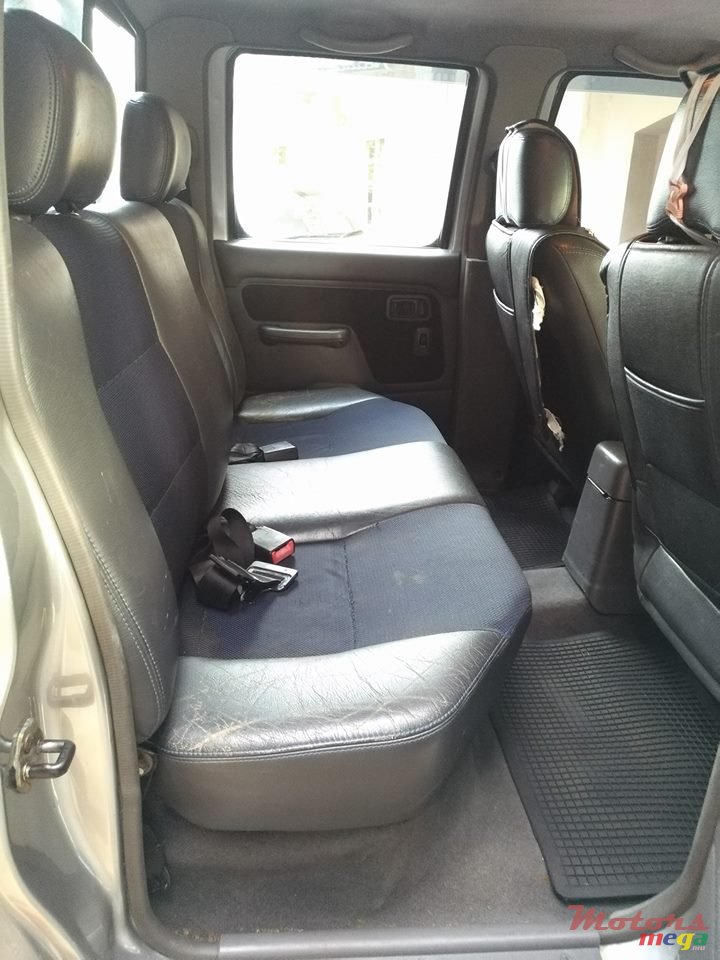 2005' Nissan Hardbody Predator photo #6