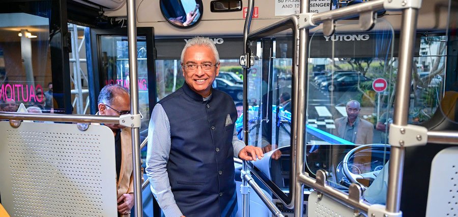 Pravind Jugnauth : « 364 bus de la CNT seront remplacés en quatre ans »