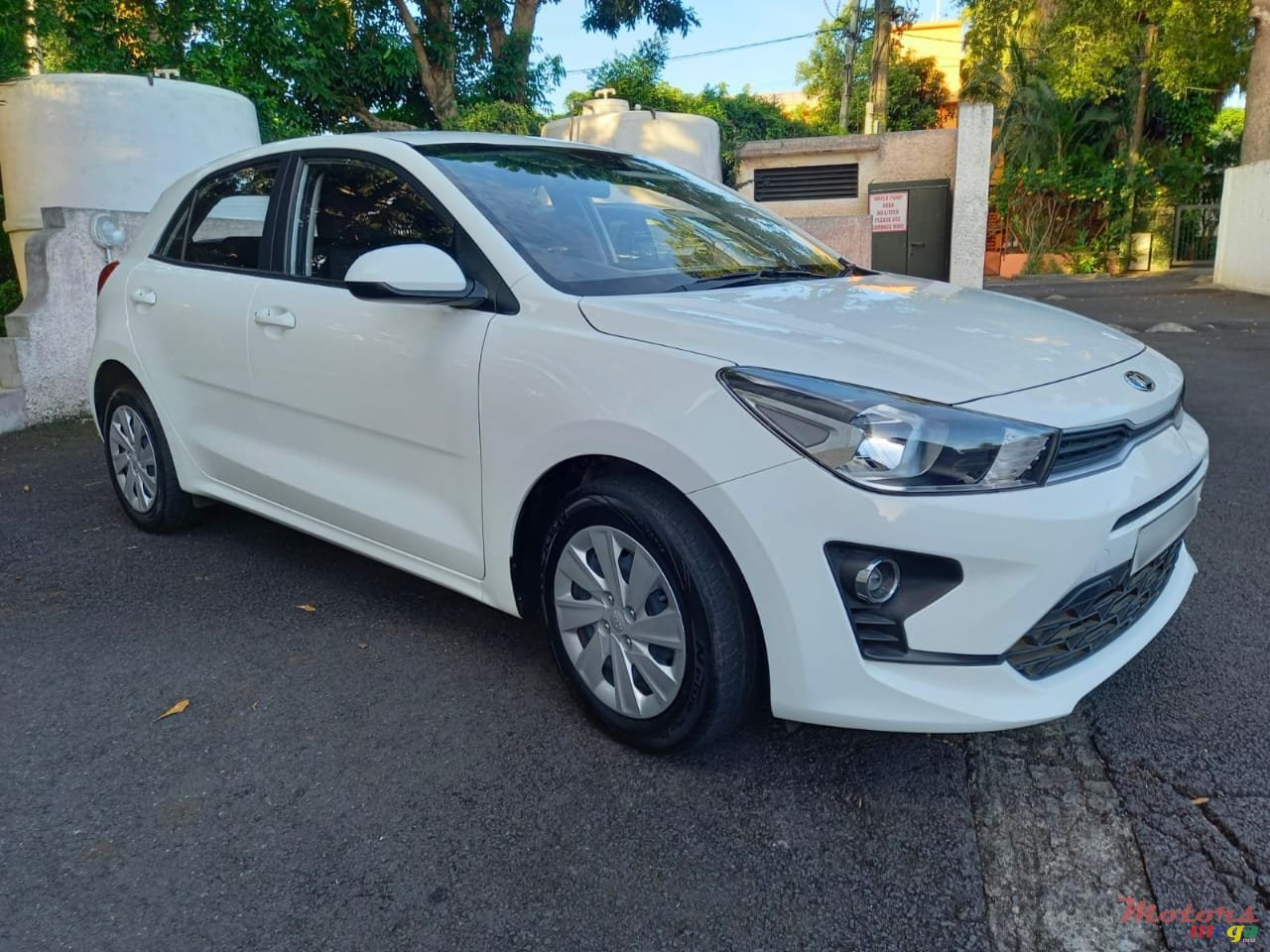 2021' Kia Rio photo #1