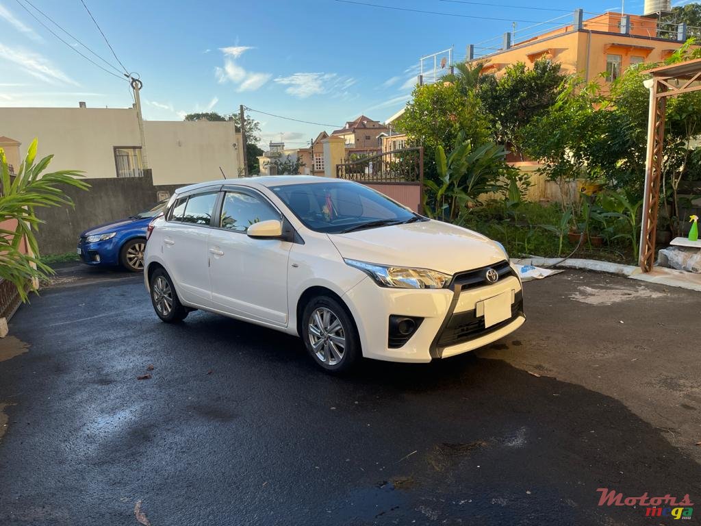 2016' Toyota Yaris photo #1