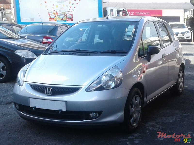 2008' Honda Jazz photo #2