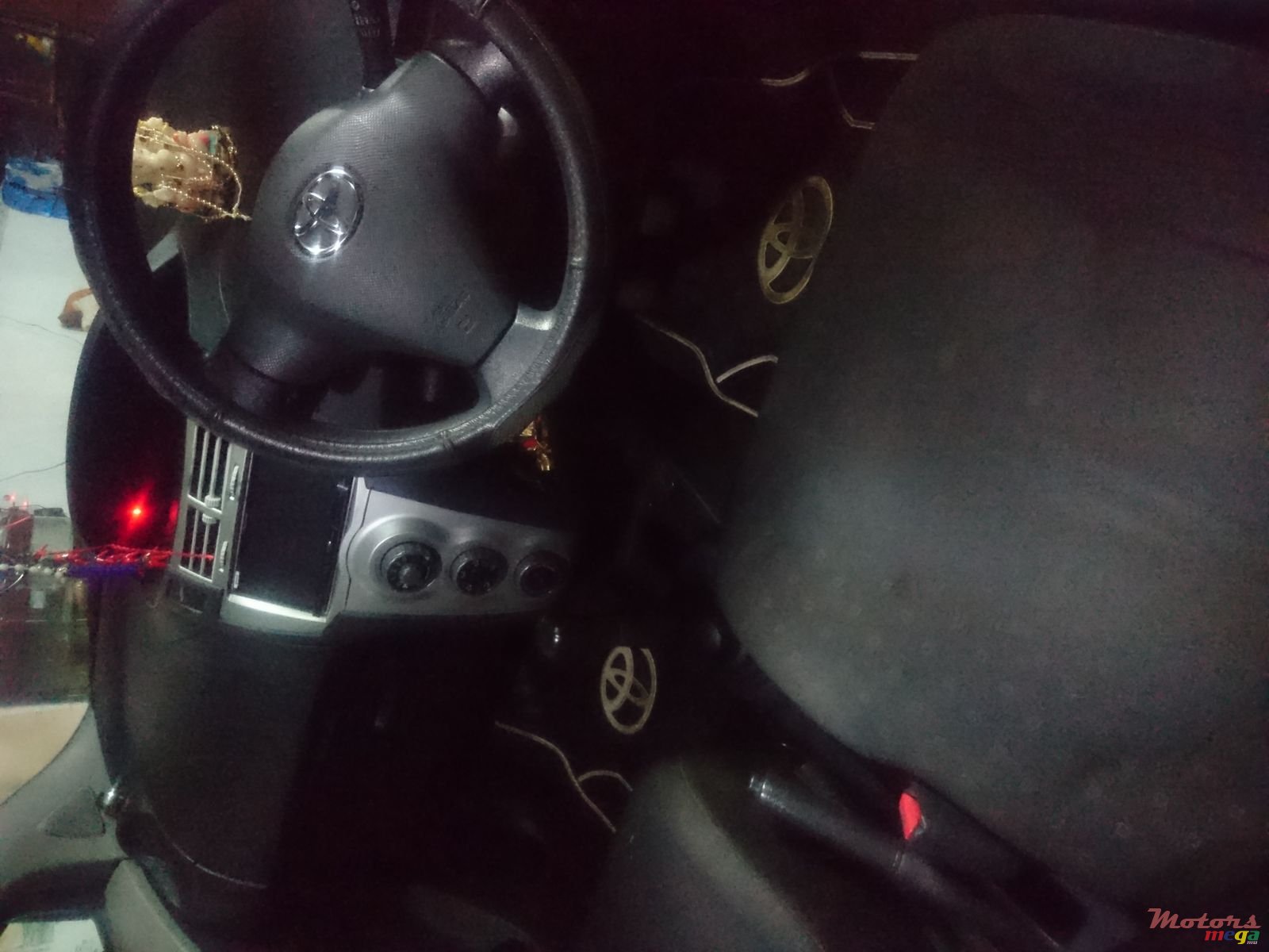 2006' Toyota Vitz photo #4