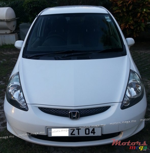 2004' Honda FIT photo #1