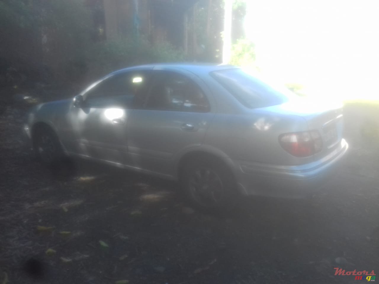 2001' Nissan Sunny photo #1