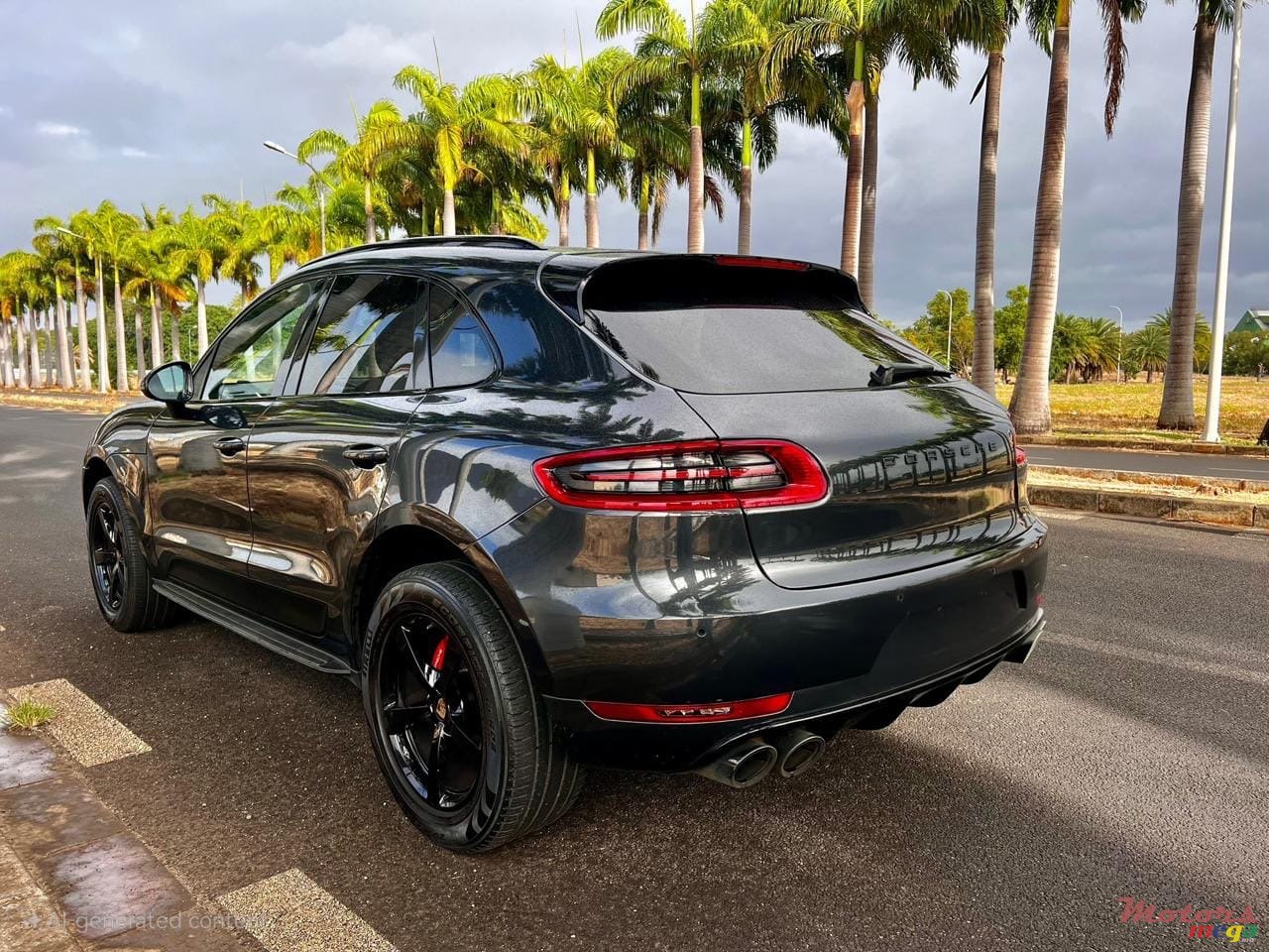 2017' Porsche Macan photo #3