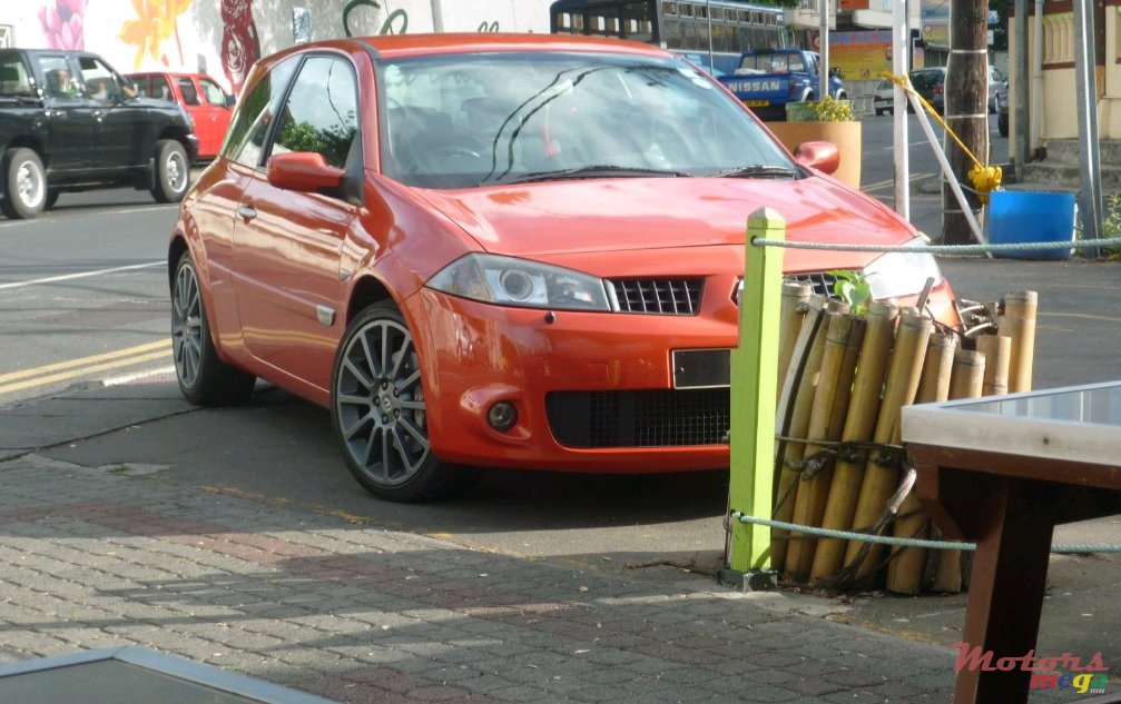 2005' Renault Megane RS photo #4