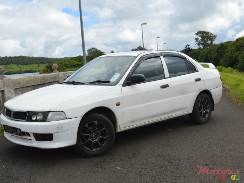 1998' Mitsubishi Lancer photo #1