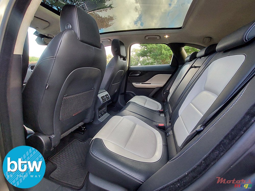 2020' Jaguar F-Pace photo #5