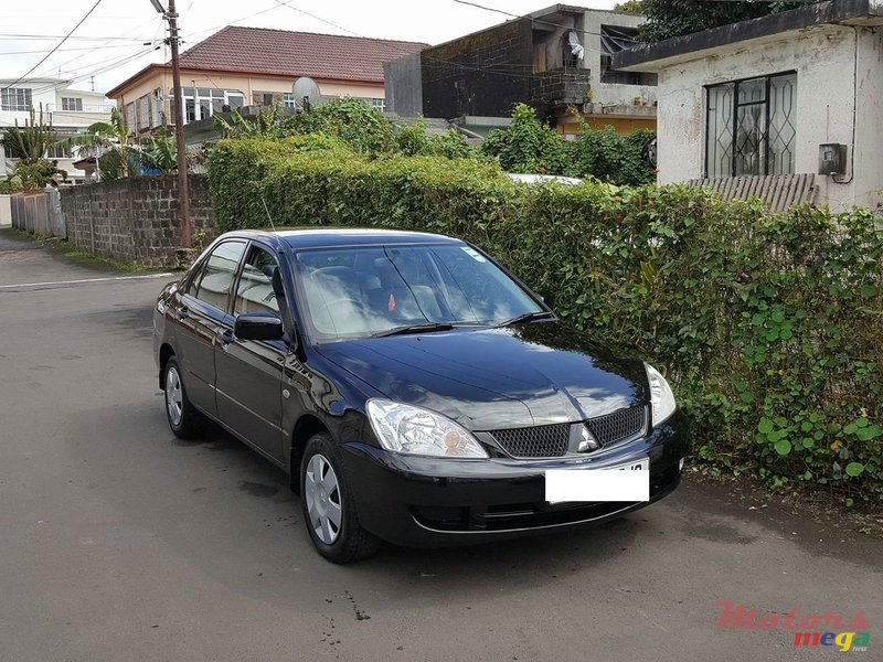 2009' Mitsubishi Lancer photo #2