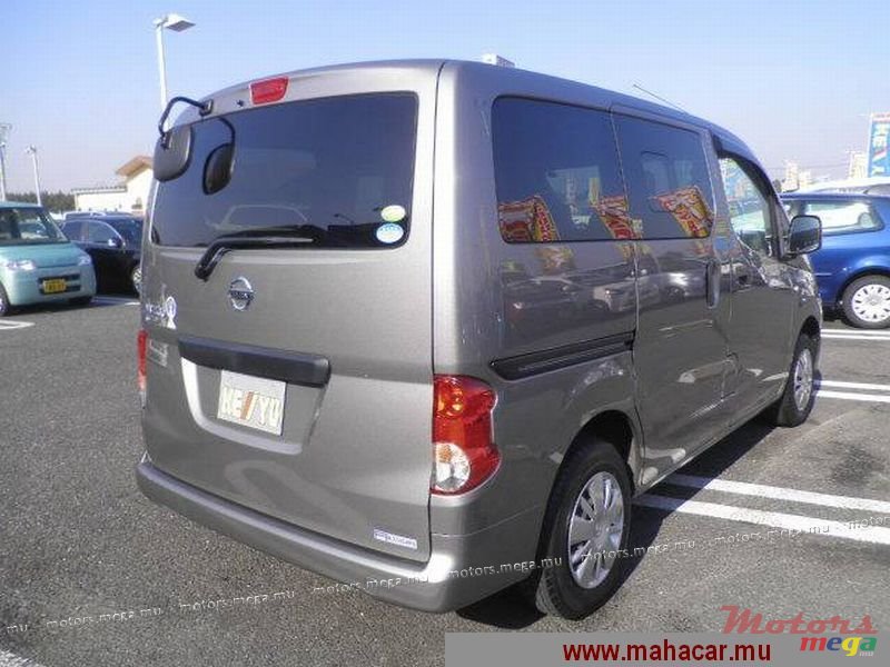 2009' Nissan NV 200 photo #5