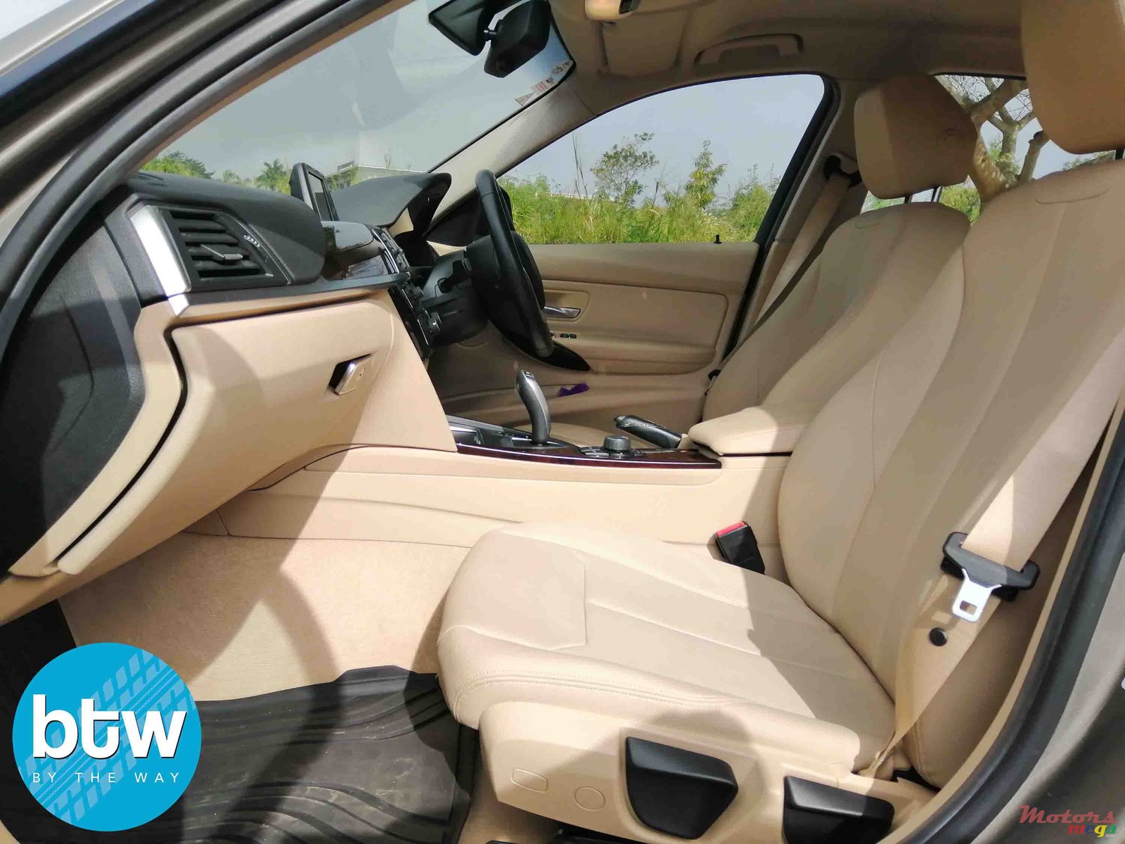 2016' BMW 318 photo #5