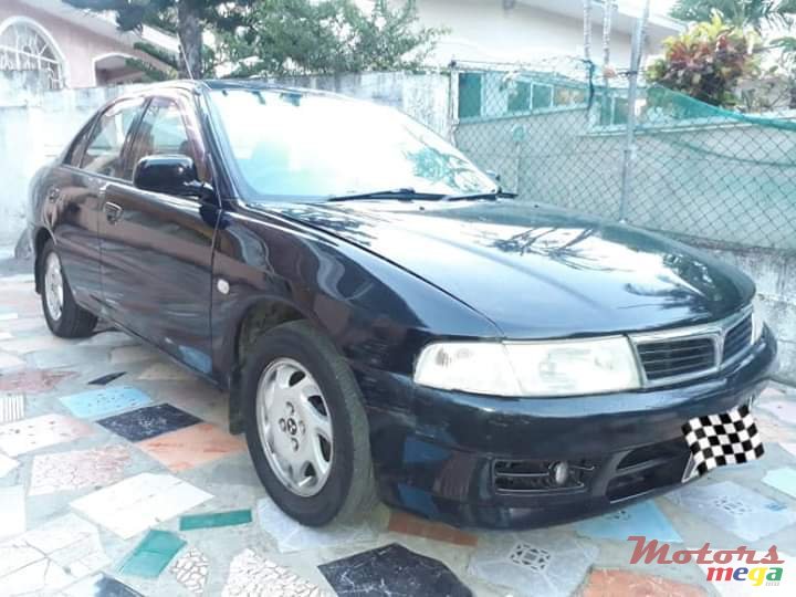 1999' Mitsubishi Lancer GLXi photo #7