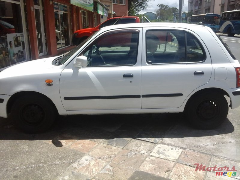 2000' Nissan photo #1