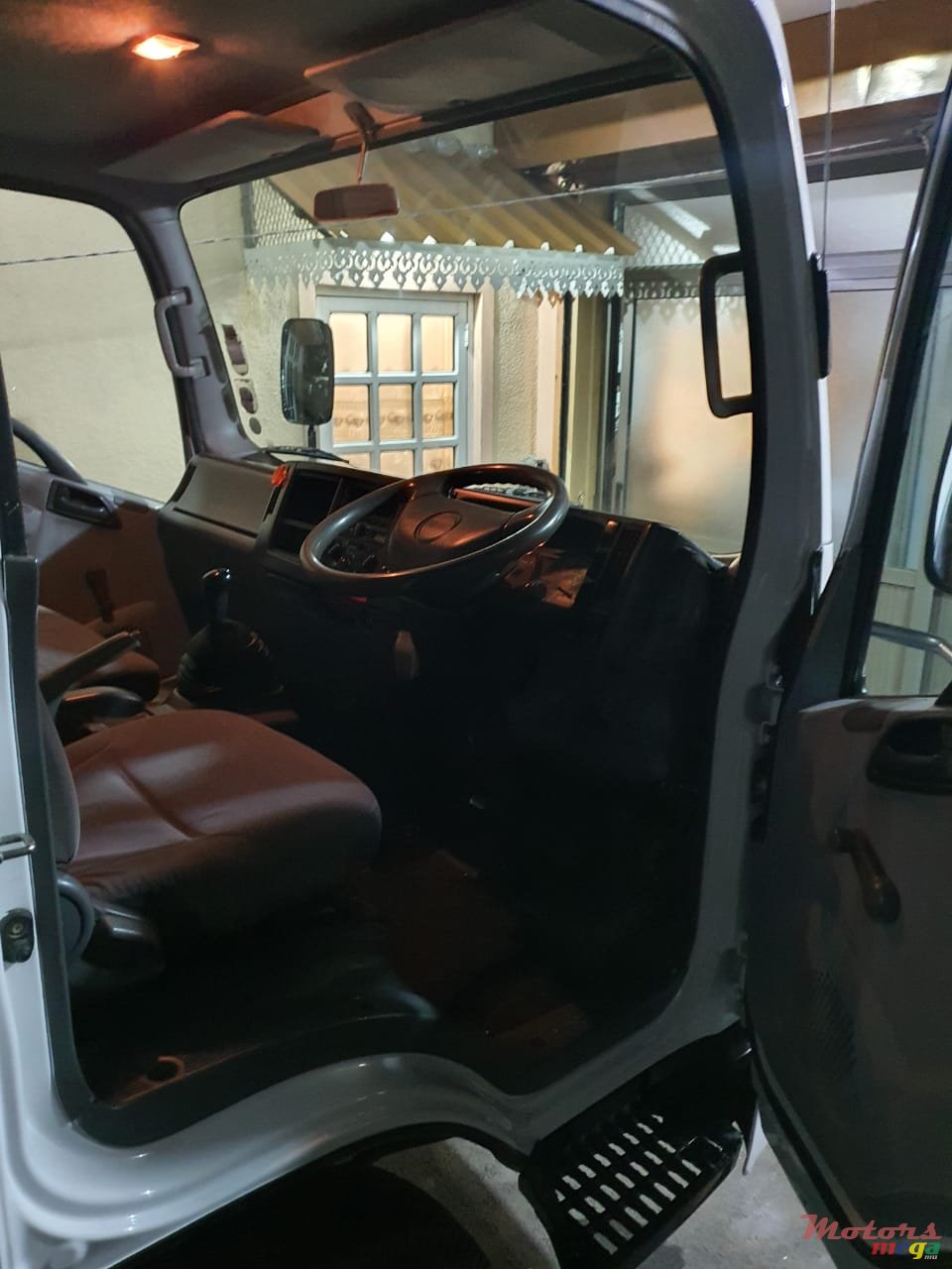 2012' Isuzu photo #4