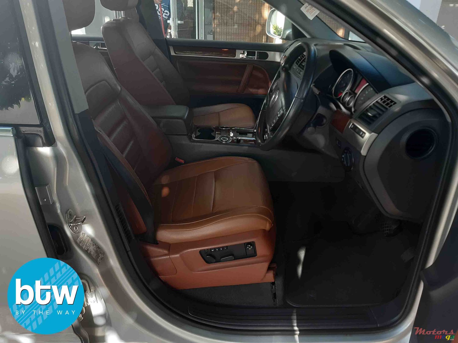 2007' Volkswagen Touareg photo #6