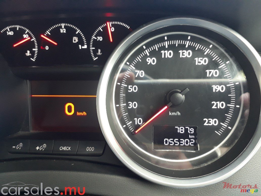 2012' Peugeot 508 1.6 T photo #7