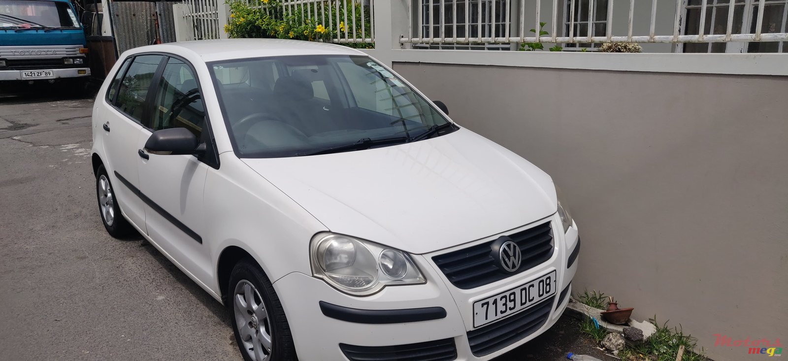 2008' Volkswagen Polo Hatchback photo #1