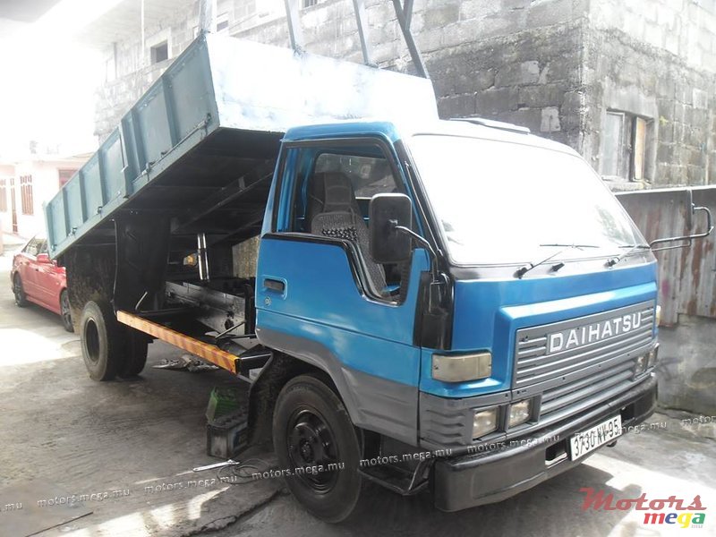 1995' Daihatsu delta photo #1