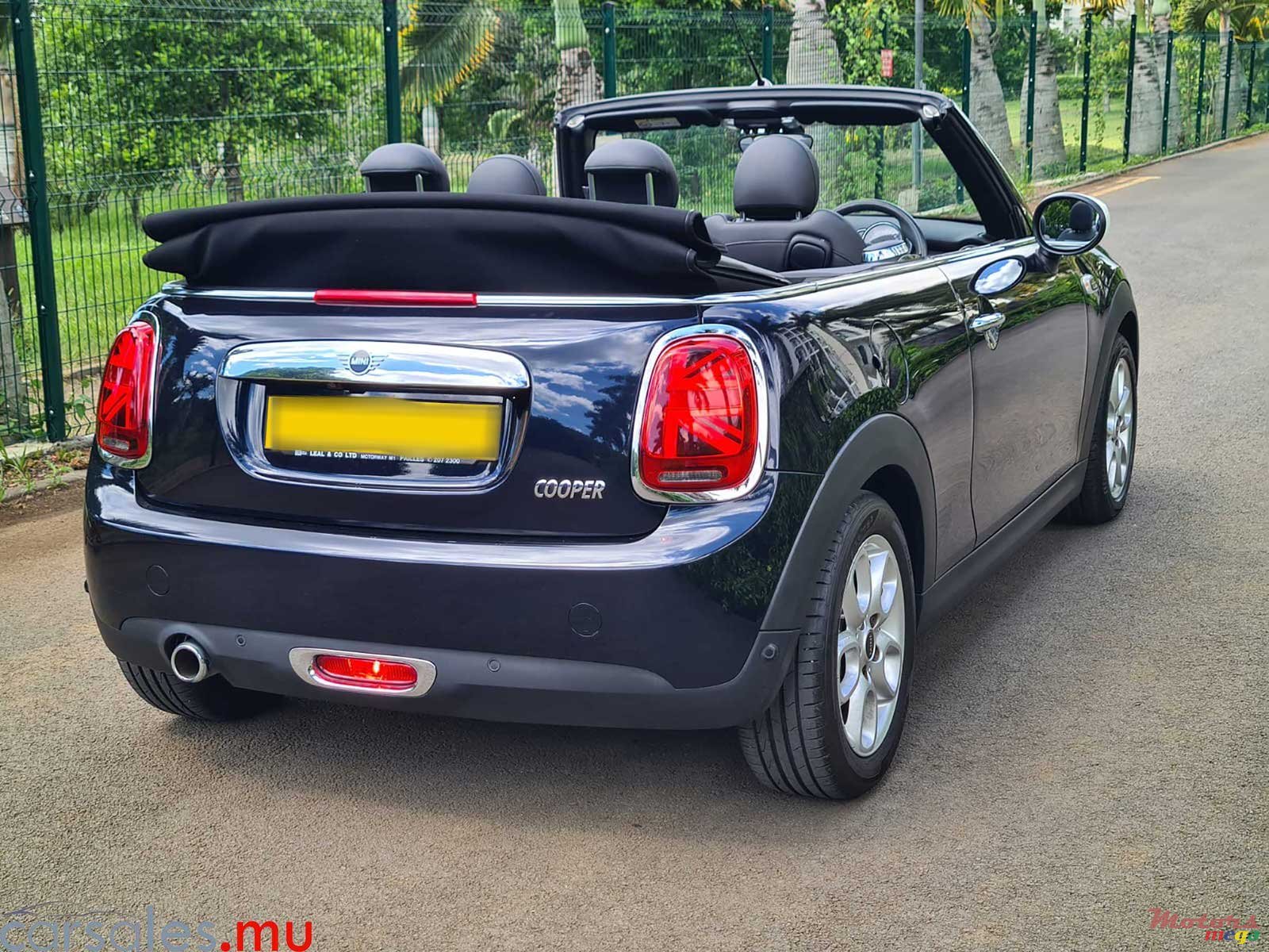 2021' MINI Cooper Cabrio photo #4