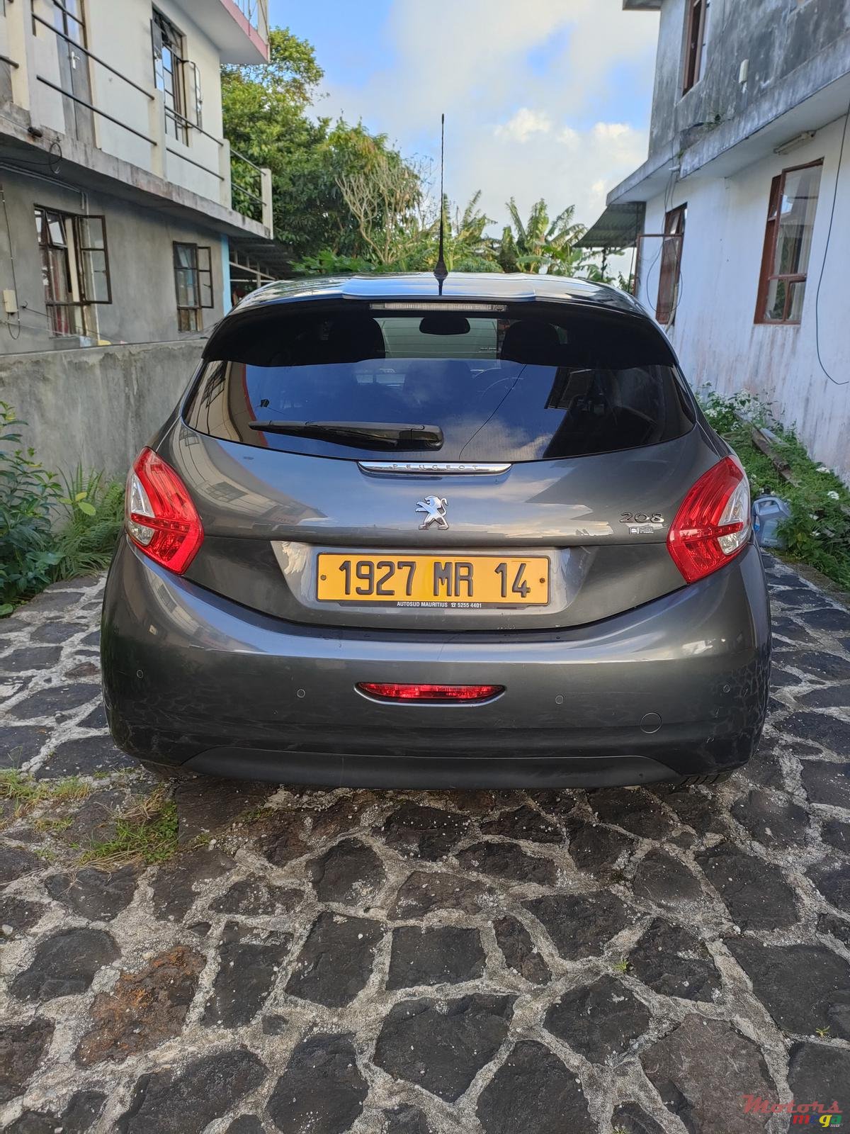 2014' Peugeot 208 photo #2