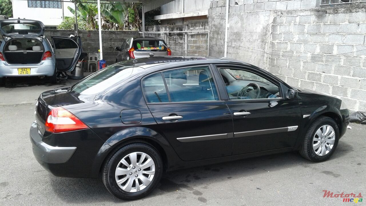 2005' Renault Megane photo #4