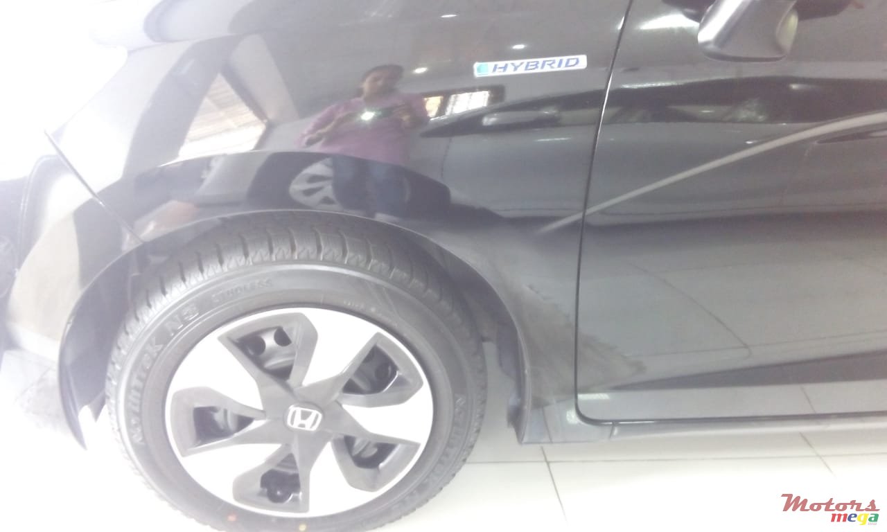 2017' Honda fit Hybrid photo #6