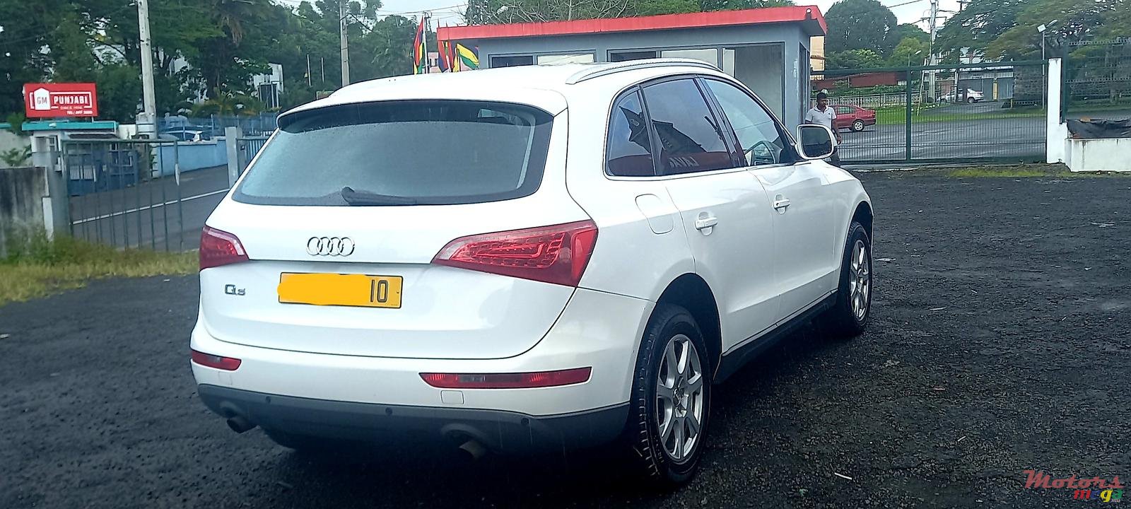 2010' Audi Q5 photo #5