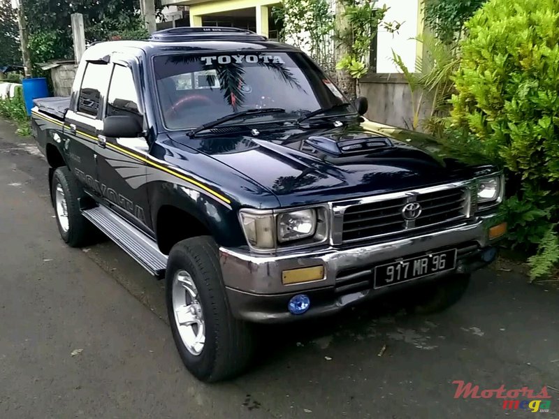 1996' Toyota Hilux 4x4 JAPAN photo #1