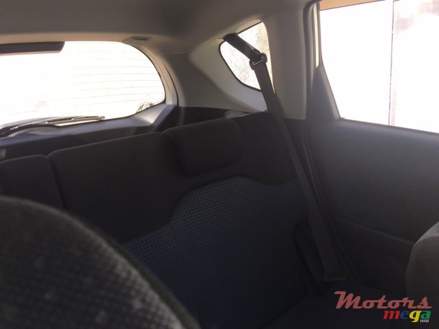 2010' Honda Fit photo #5