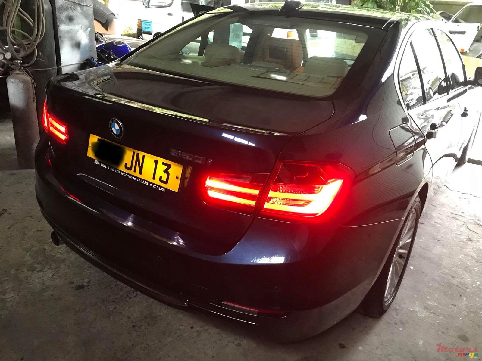 2013' BMW 3 Series photo #2