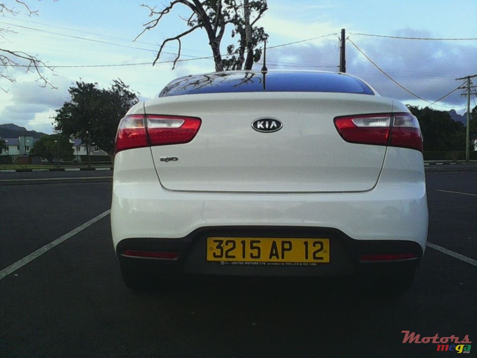 2012' Kia Rio sedan photo #4