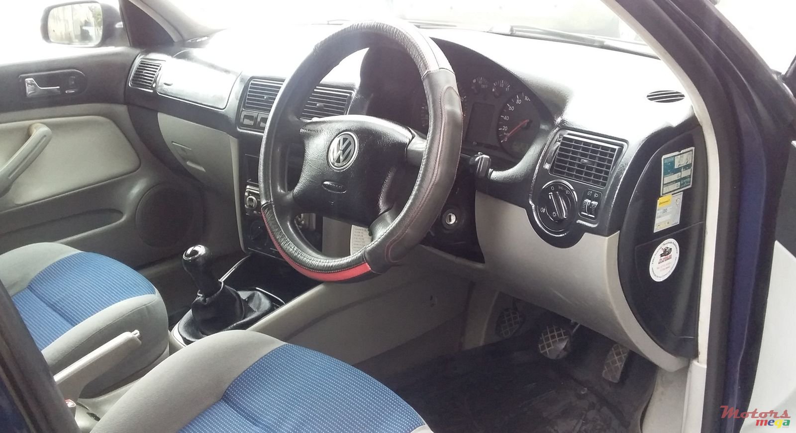 2003' Volkswagen Golf photo #5