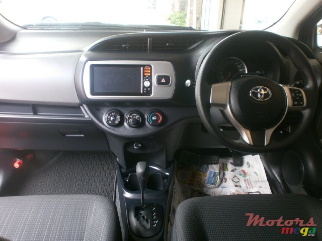 2015' Toyota Vitz photo #3