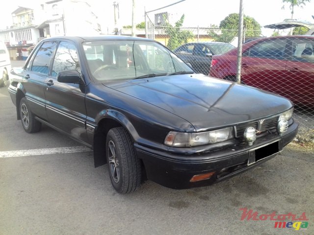1991' Mitsubishi Galant photo #3
