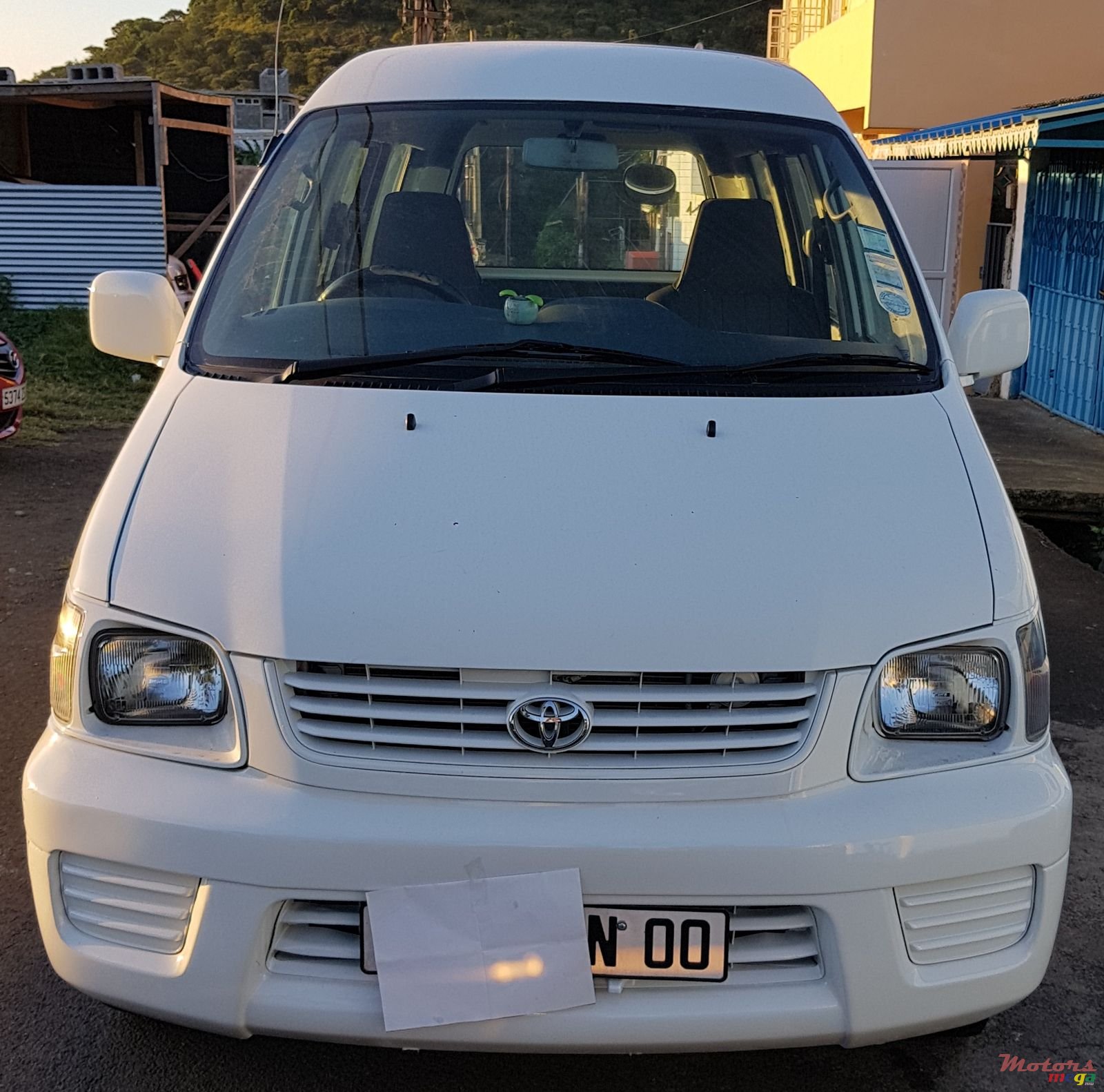 2000' Toyota LiteAce Goods Vehicle photo #1