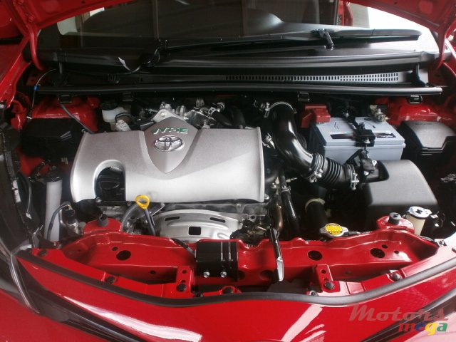 2015' Toyota Vitz photo #5