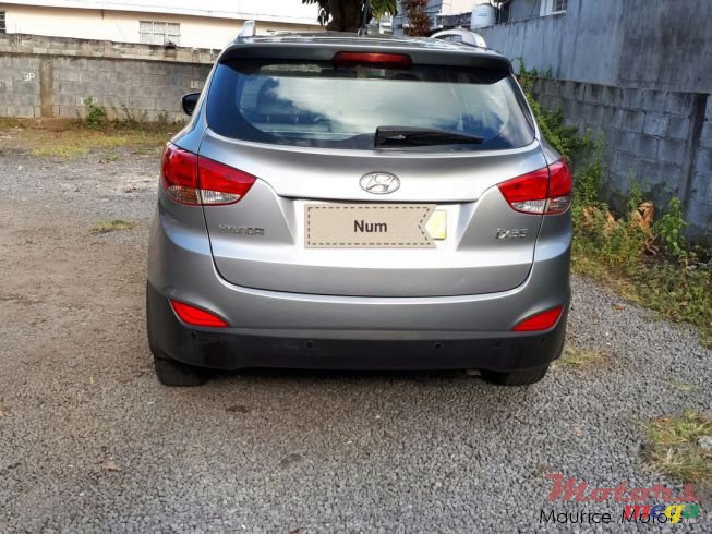 2011' Hyundai ix35 photo #2