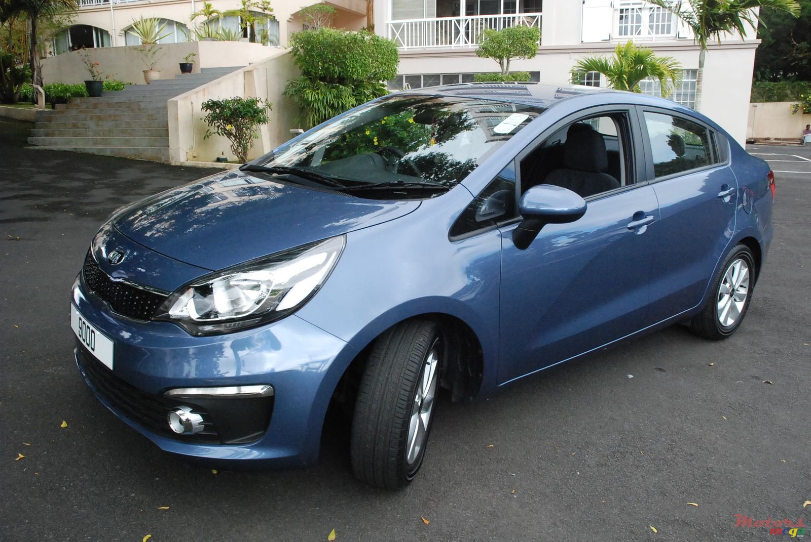 2015' Kia Rio photo #1