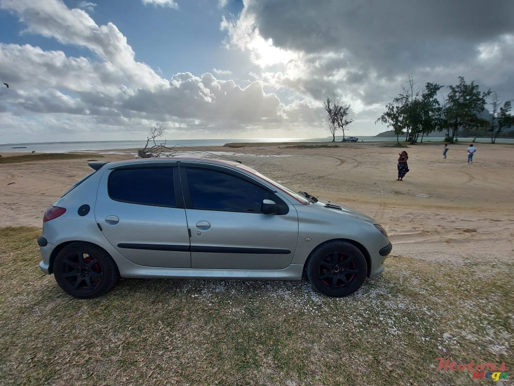 2005' Peugeot 206 photo #1