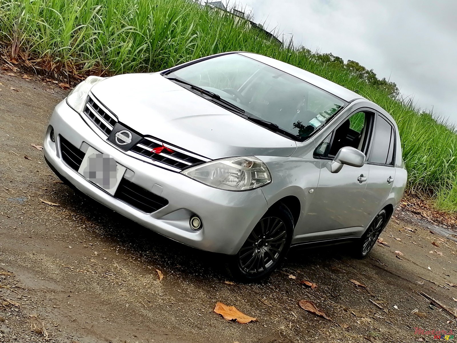 2008' Nissan Tiida photo #2