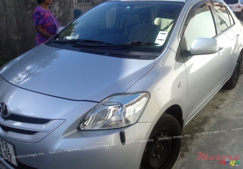 2007' Toyota Belta photo #1