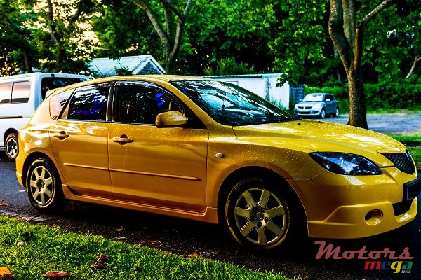 2004' Mazda 3 photo #2