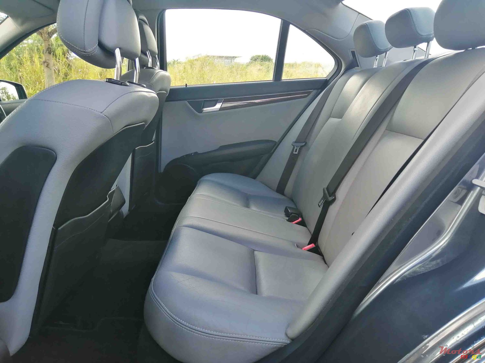 2009' Mercedes-Benz C-Class photo #4