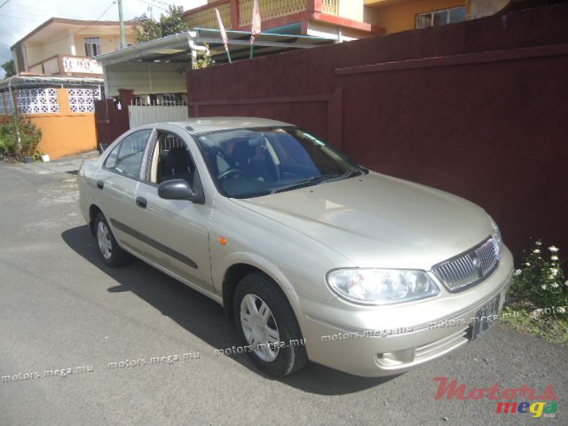 2009' Nissan Sunny photo #1