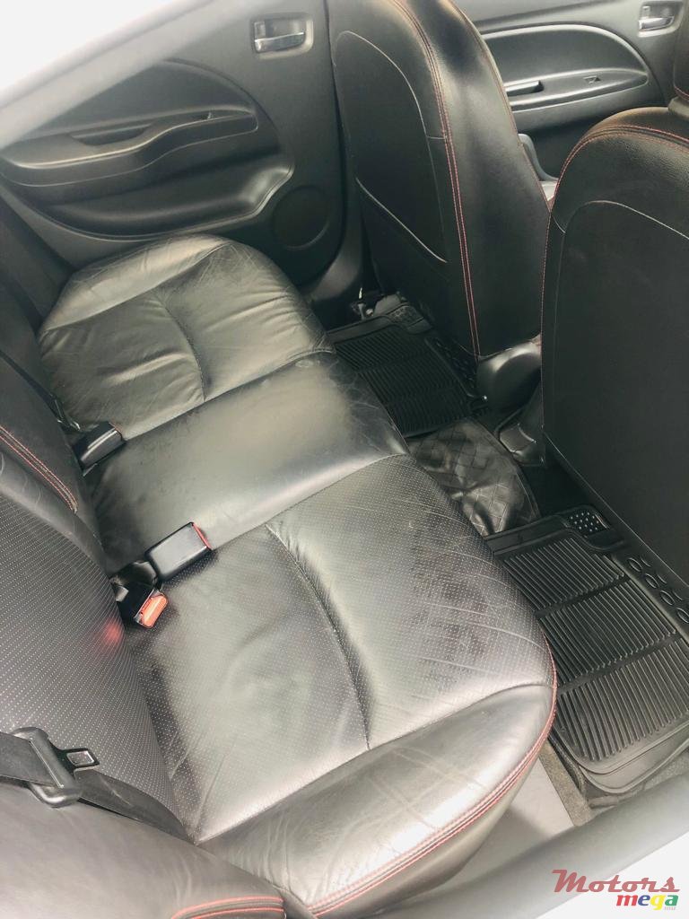 2016' Mitsubishi Attrage photo #6