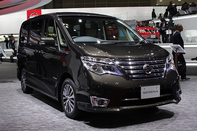 2014 Nissan Serena Offers Big Flexibility in a Tidy Package