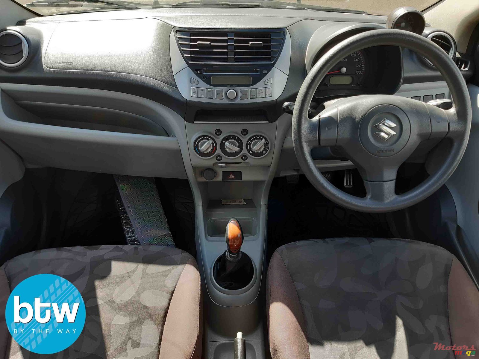 2011' Suzuki Celerio photo #7