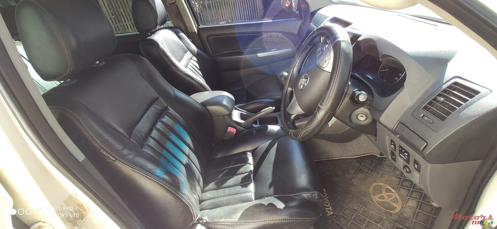 2011' Toyota Hilux photo #6