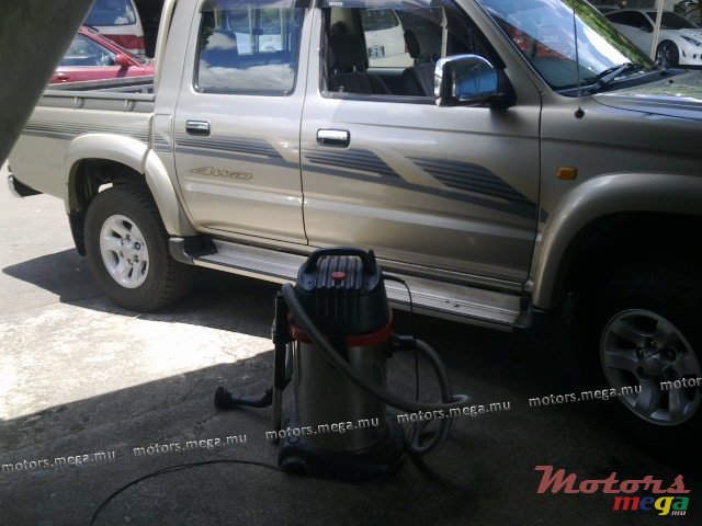 2002' Toyota Hilux turbo charged photo #1